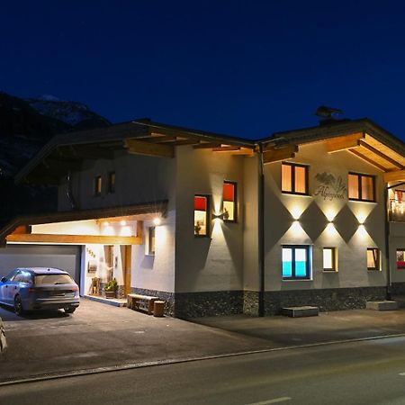 Alpinjuwel In Hippach Apartamento Exterior foto