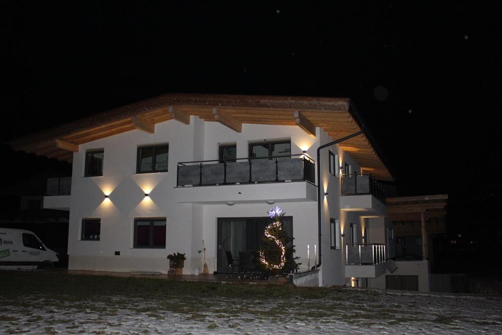 Alpinjuwel In Hippach Apartamento Exterior foto