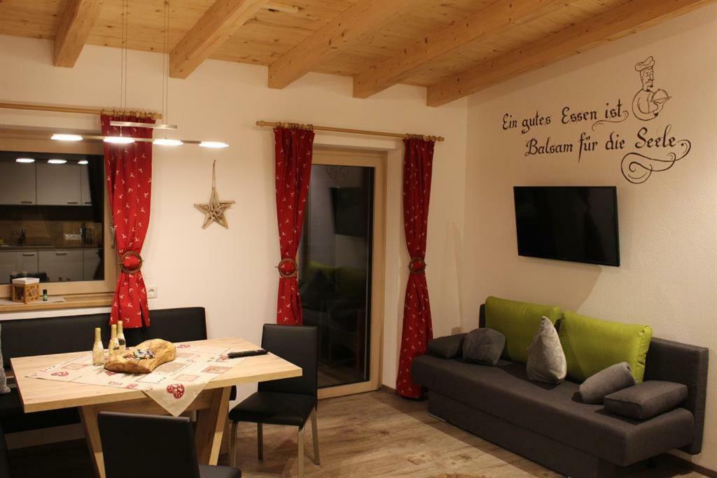Alpinjuwel In Hippach Apartamento Exterior foto