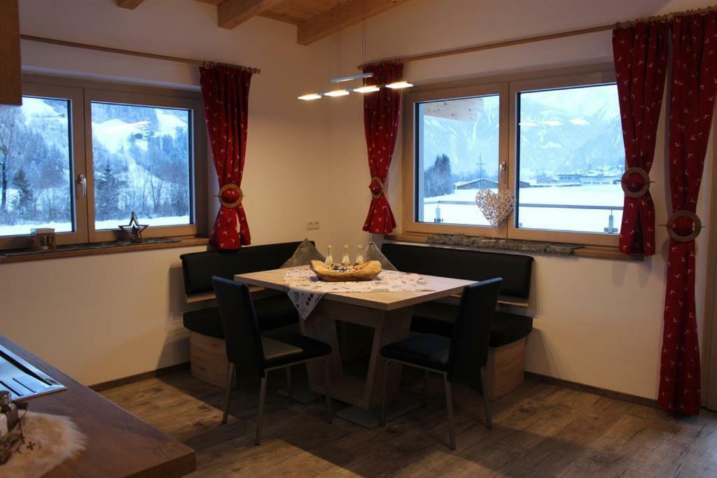 Alpinjuwel In Hippach Apartamento Exterior foto